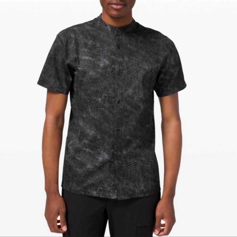 Lululemon Men's Airing Easy Stand Collar Shirt XL Digital Drift